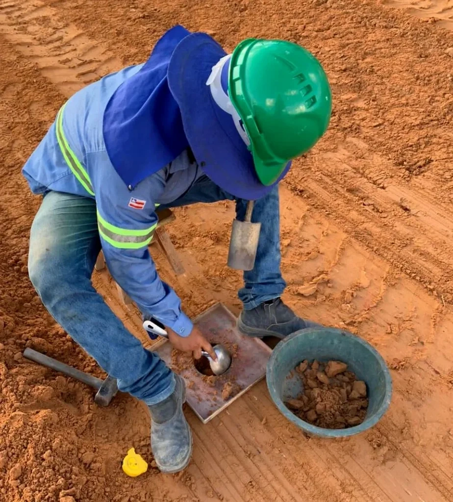 Felddichtebestimmung mit dem Sandkegelverfahren in Delmenhorst